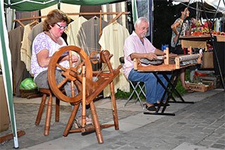 Artesanos de la Feria de las Golondrinas en Concordia, Entre Rios