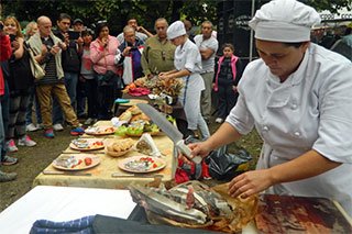 Fiesta del Pollo al Barro 2026 en el Polideportivo Luis Monti, Escobar, Buenos Aires